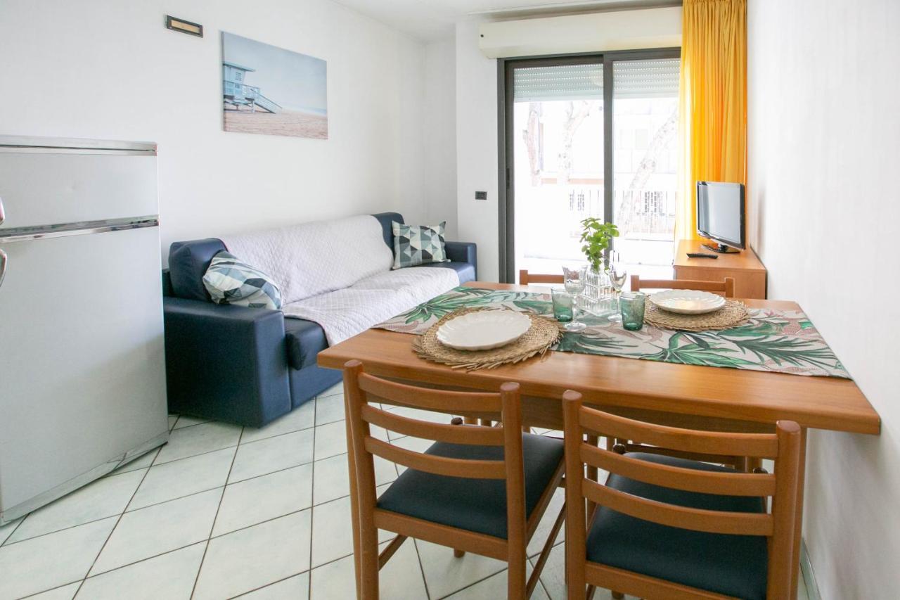 Residence Villa Dei Pini 里米尼 外观 照片